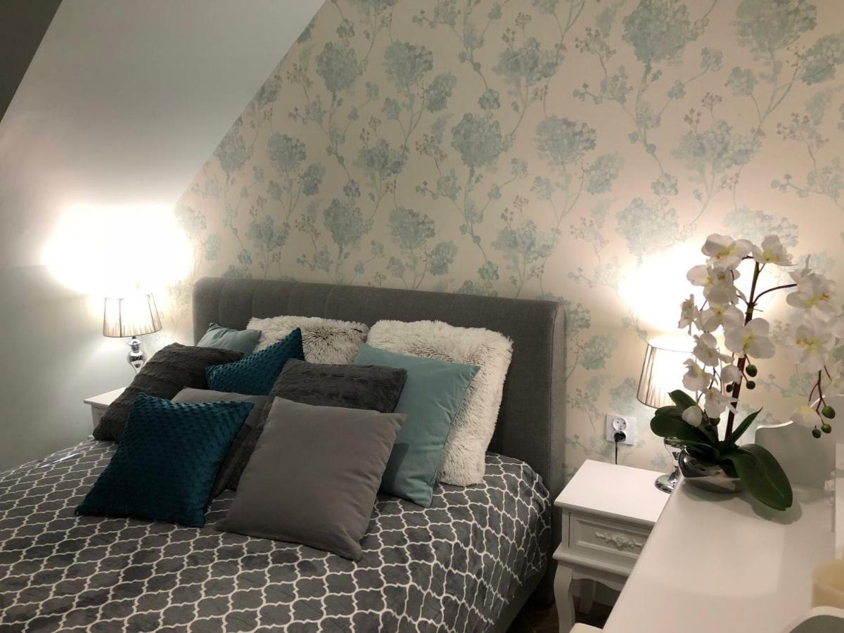 Family & Business Elegant Apartments Ul Warszawska - 2 Bedroom, Balcony, Parking キェルツェ エクステリア 写真
