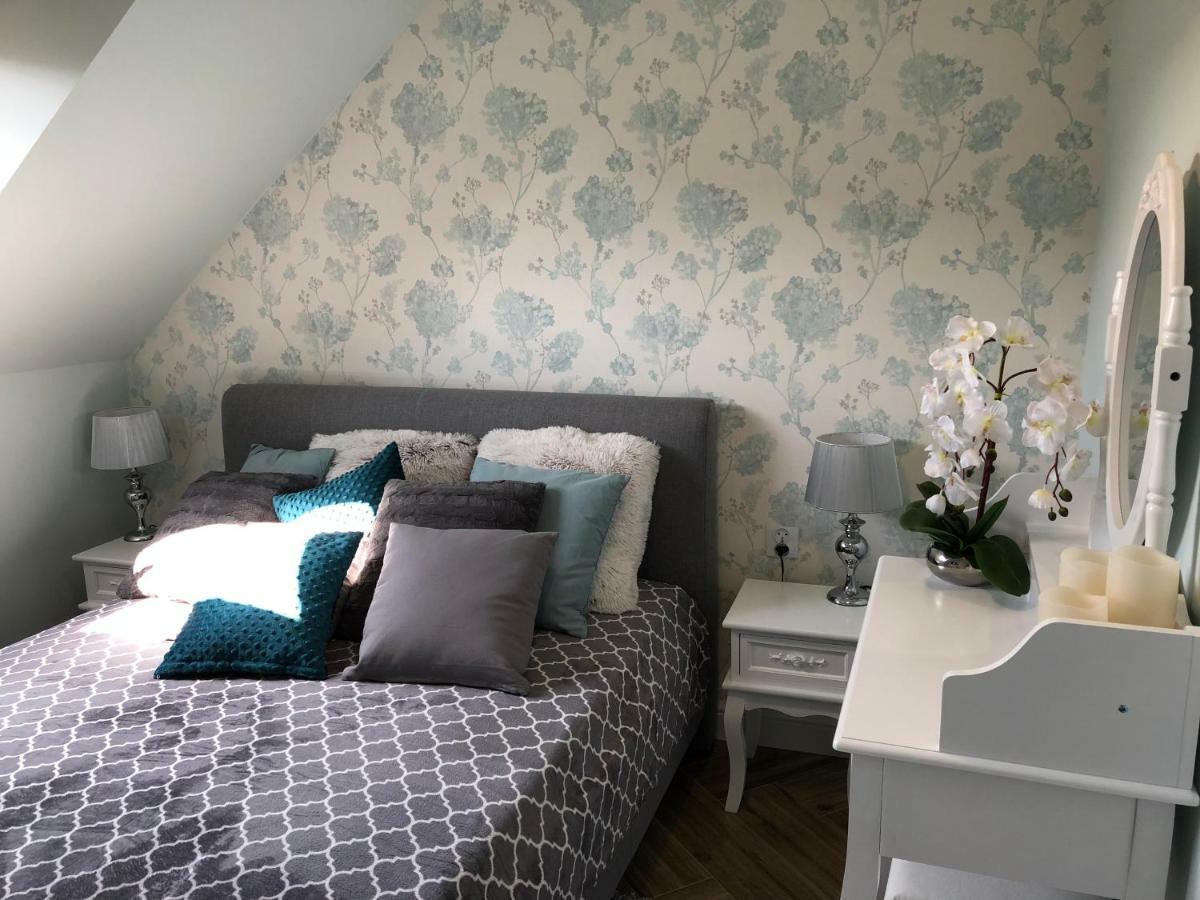 Family & Business Elegant Apartments Ul Warszawska - 2 Bedroom, Balcony, Parking キェルツェ エクステリア 写真