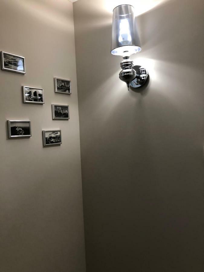 Family & Business Elegant Apartments Ul Warszawska - 2 Bedroom, Balcony, Parking キェルツェ エクステリア 写真