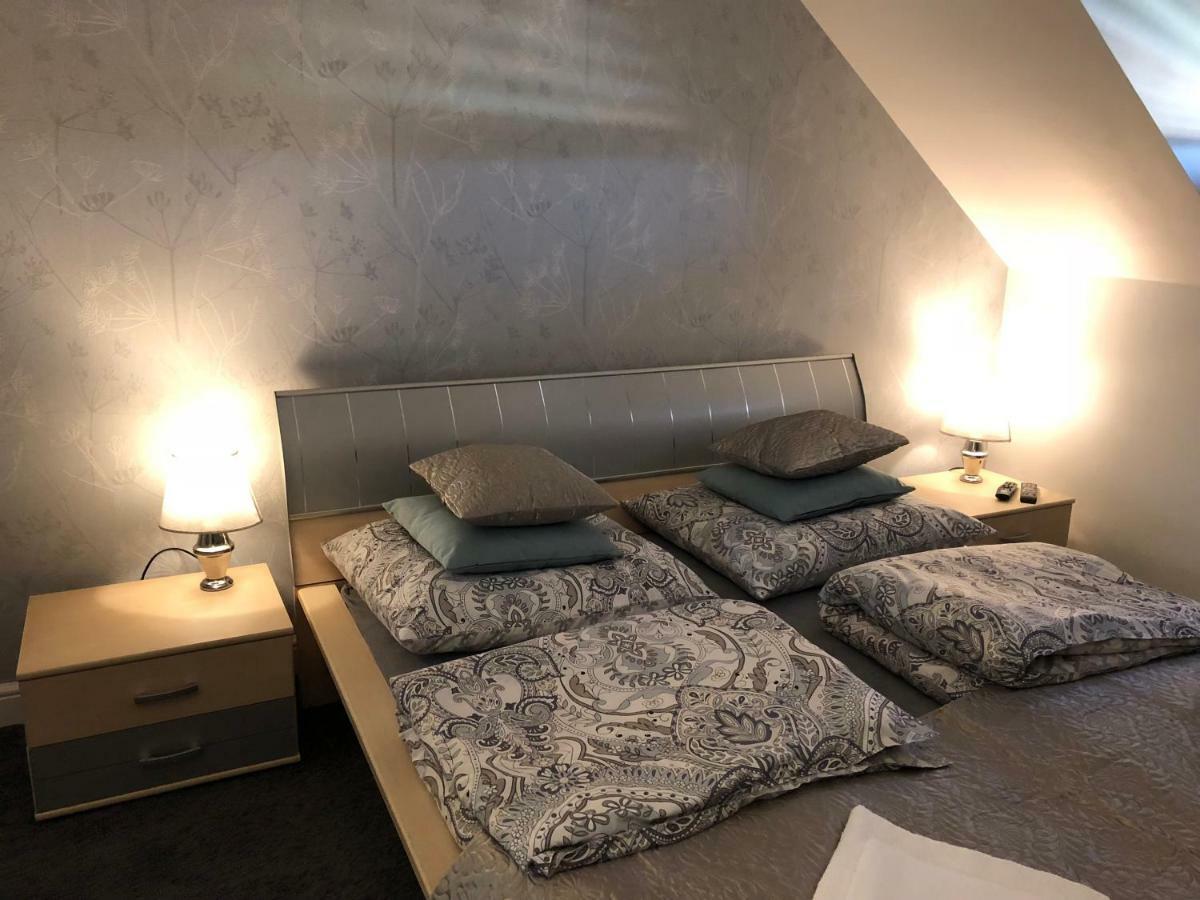 Family & Business Elegant Apartments Ul Warszawska - 2 Bedroom, Balcony, Parking キェルツェ エクステリア 写真