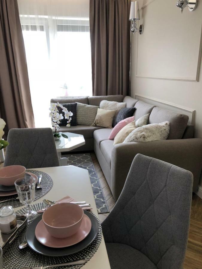 Family & Business Elegant Apartments Ul Warszawska - 2 Bedroom, Balcony, Parking キェルツェ エクステリア 写真