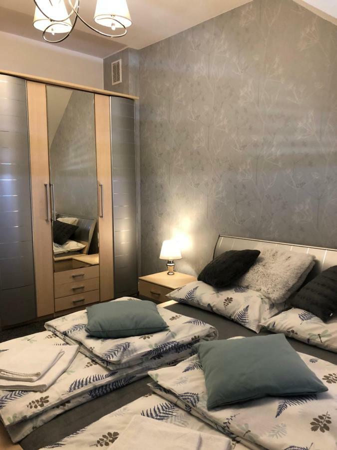 Family & Business Elegant Apartments Ul Warszawska - 2 Bedroom, Balcony, Parking キェルツェ エクステリア 写真