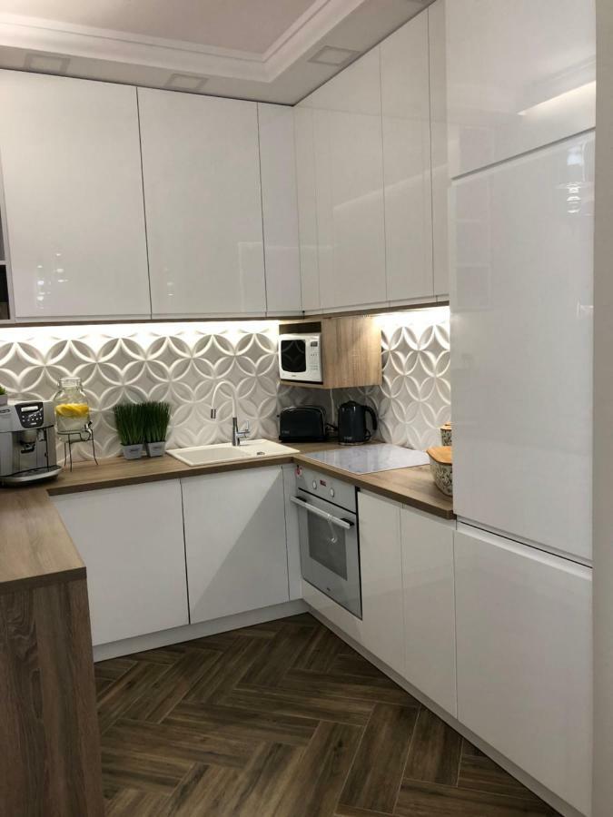 Family & Business Elegant Apartments Ul Warszawska - 2 Bedroom, Balcony, Parking キェルツェ エクステリア 写真